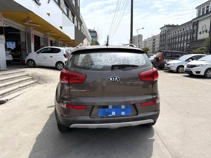 Kia Sportage 2,0 л, АКПП, передний привод, GL