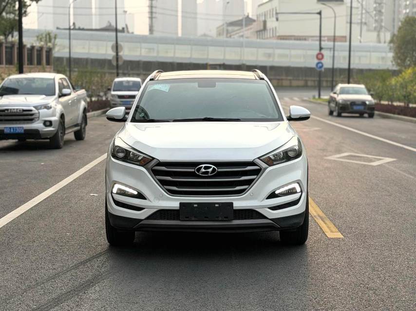 途胜 2023款 1.6T 双离合前驱 智能版