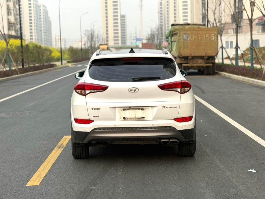途胜 Model Year 1.6T 双离合两驱智能型