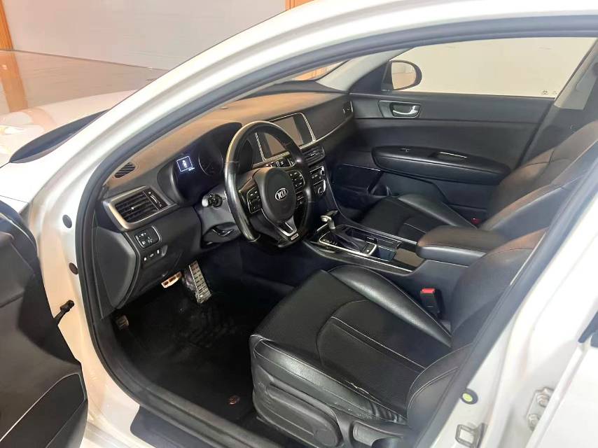 Kia K 5 2.0L Automatic GLS