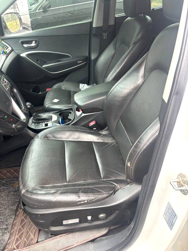 Hyundai Santa Fe 2.4L Automatic2WD