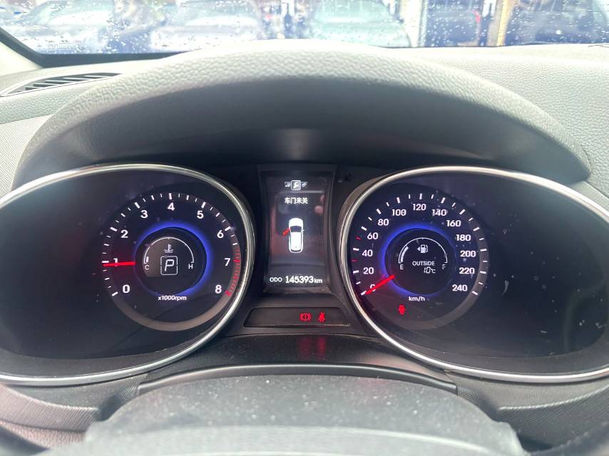 Hyundai Santa Fe 2.4L Automatic2WD