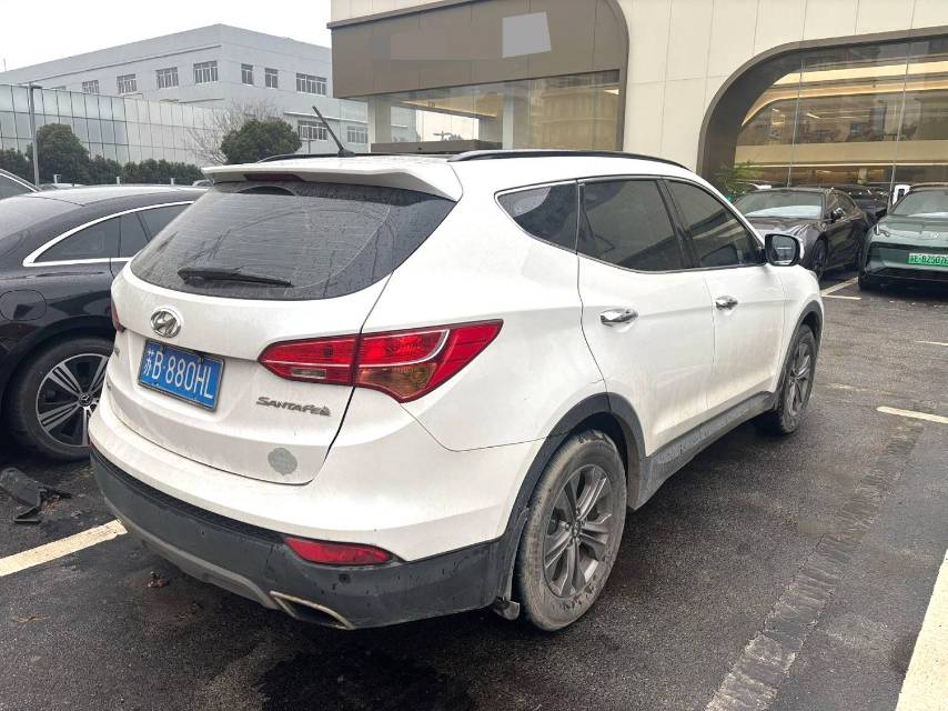 Hyundai Santa Fe 2.4L Automatic2WD