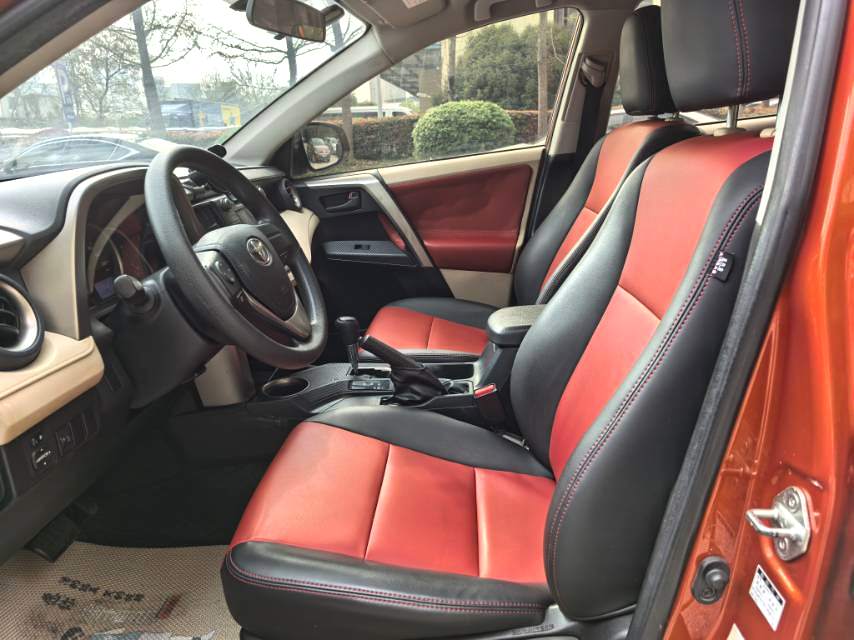 Toyota RAV 4 2.0L CVT 2WD