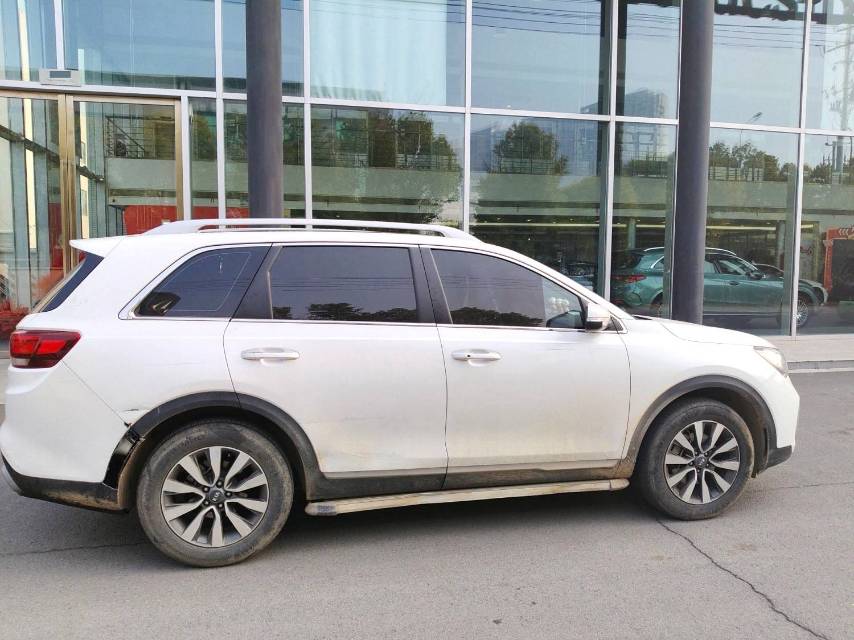 Kia KX-7 2.0T, автоматическая коробка передач, передний привод, комплектация GLS, 7 мест