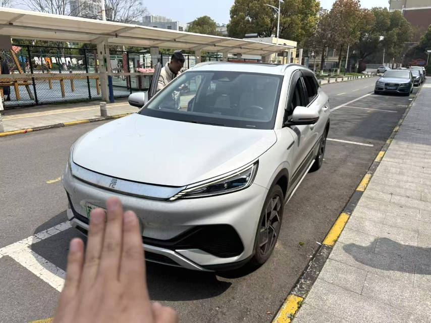 BYD PLUS 510KM Flagship