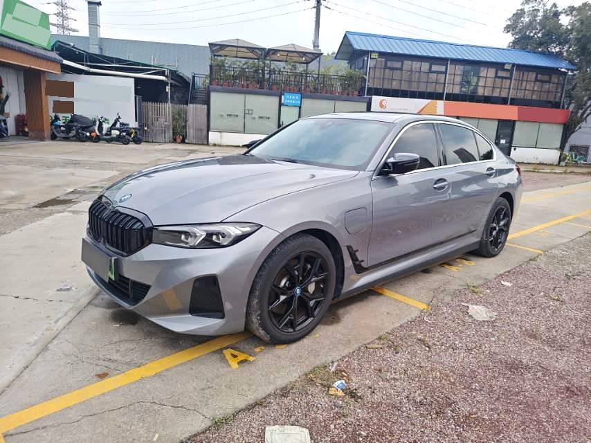 BMW i 3 eDrive 35 L (Liter)