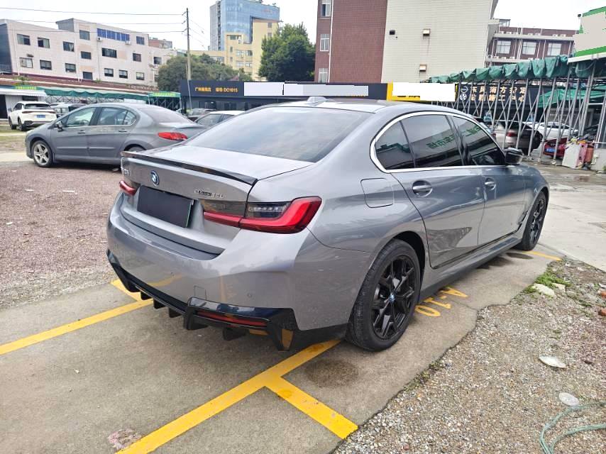 BMW i 3 eDrive 35 л (литр)