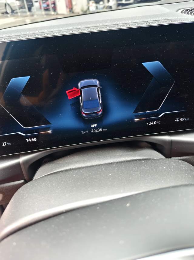BMW i 3 eDrive 35 л (литр)