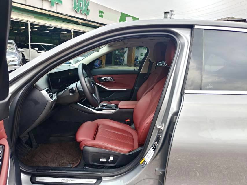 BMW i 3 eDrive 35 л (литр)