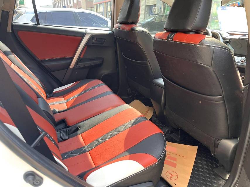 Toyota RAV 4 2.0L CVT 2WD V