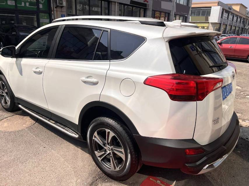 Toyota RAV 4 2.0L CVT 2WD V