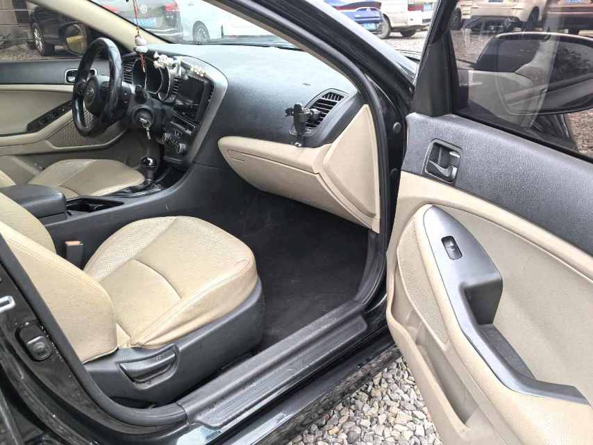 Kia K5 2,0 л, автомат, GL