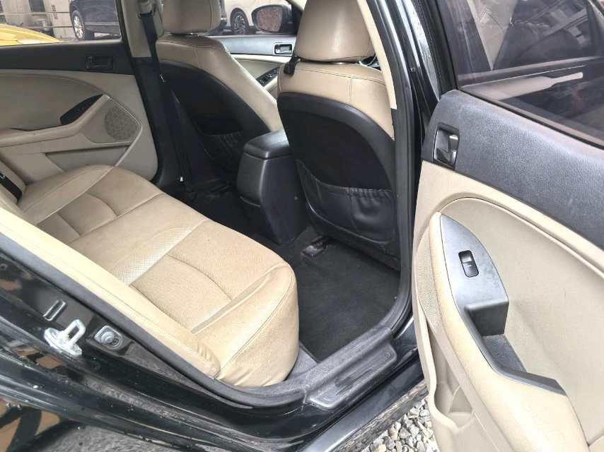 Kia K5 2,0 л, автомат, GL