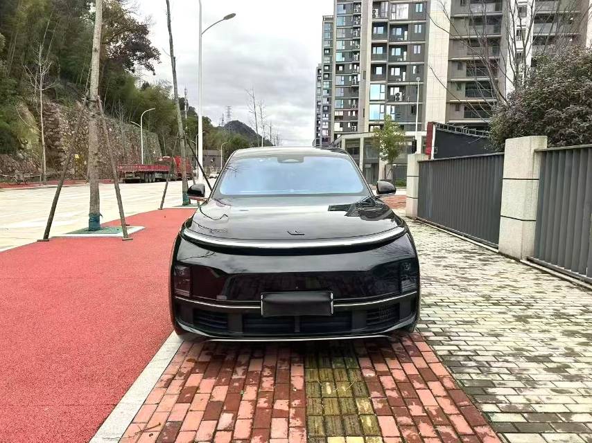 Li Auto L (Liter) 8 Pro