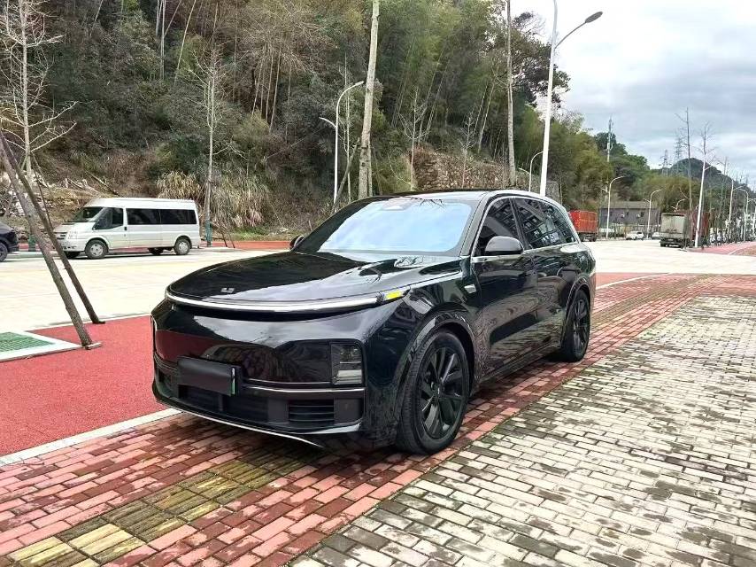 Li Auto L (Liter) 8 Pro