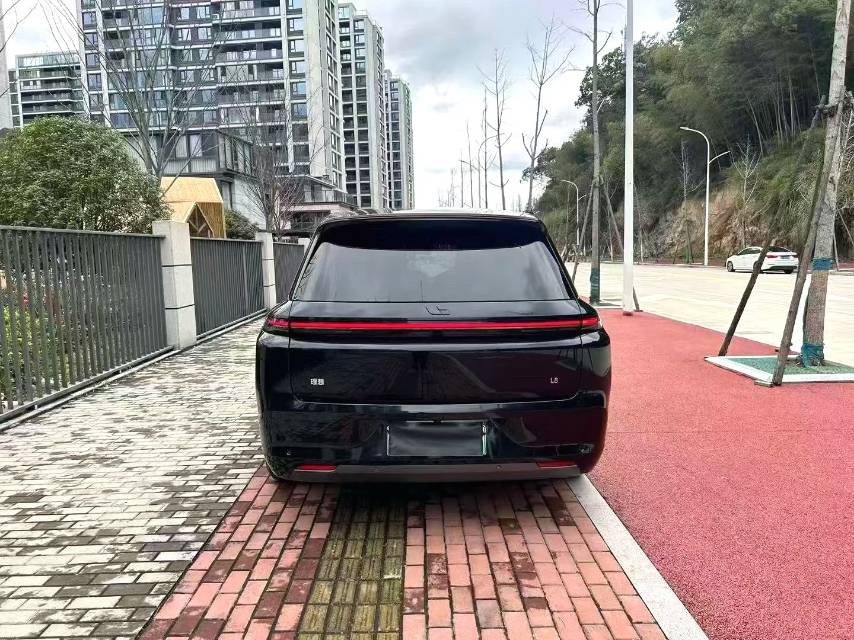 Li Auto L (Liter) 8 Pro