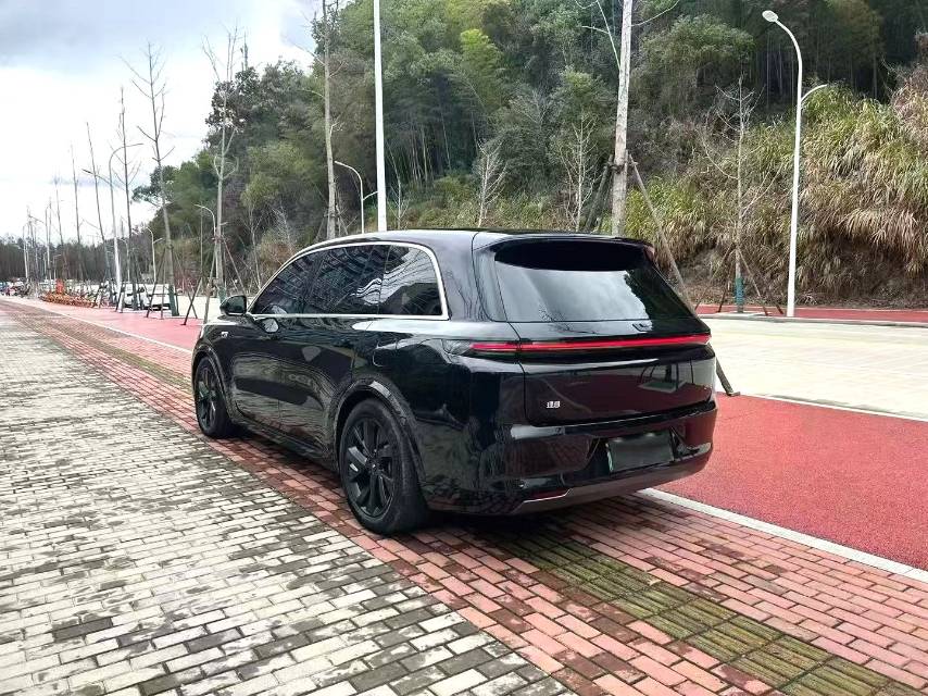 Li Auto L (Liter) 8 Pro