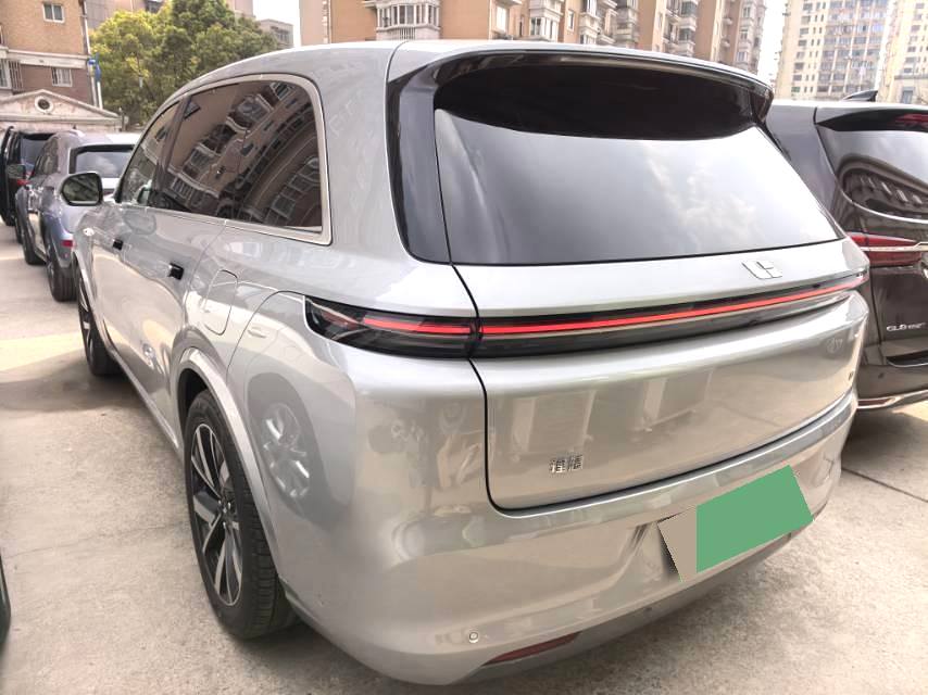 理想 L (Liter) 8 Model Year Air