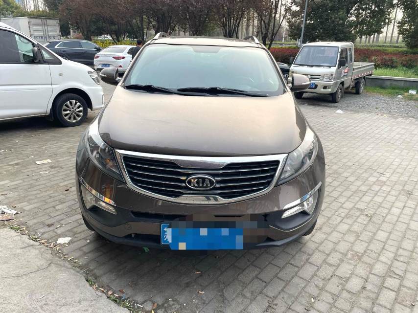 Kia Sportage 2,0 л, АКПП, передний привод, DLX