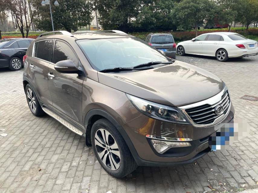 Kia Sportage 2,0 л, АКПП, передний привод, DLX