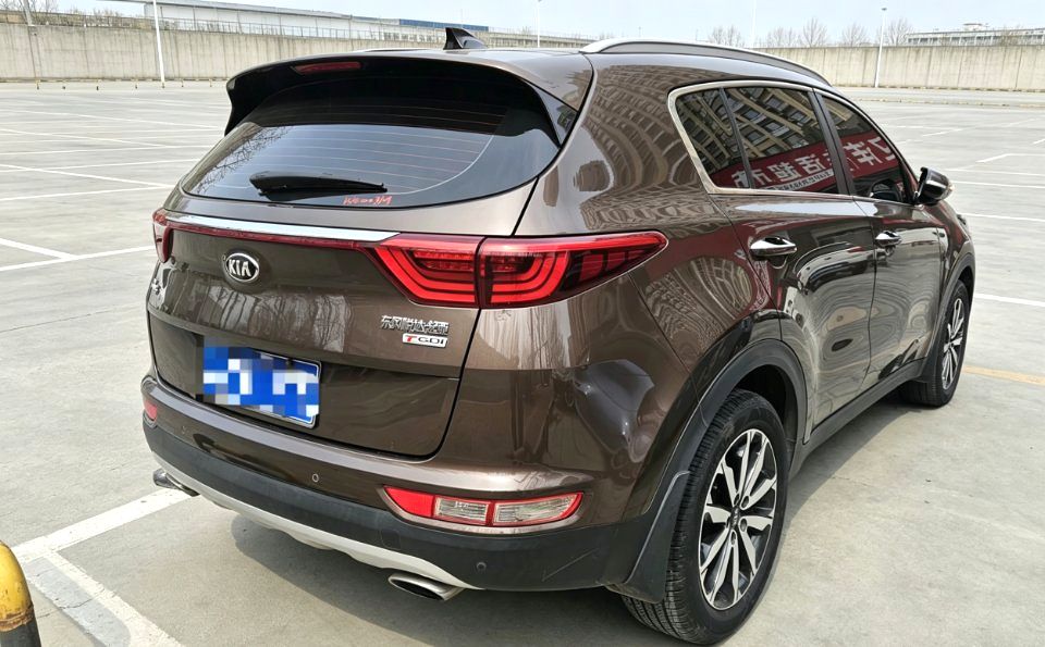 Kia KX-5 1.6T, автоматическая коробка передач, передний привод, комплектация DLX