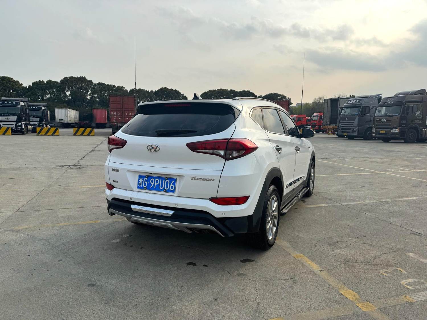 Hyundai 2.0L Automatic2WD