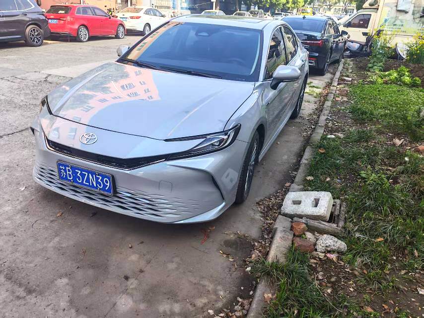 Toyota Camry Hybrid 2.0HE Elite