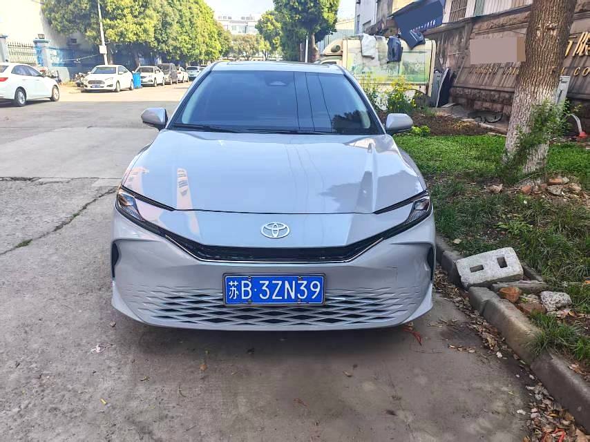 Toyota Camry Hybrid 2.0HE Elite