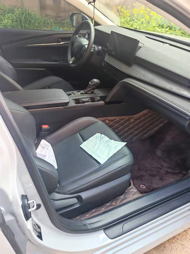 Toyota Camry Hybrid 2.0HE Elite