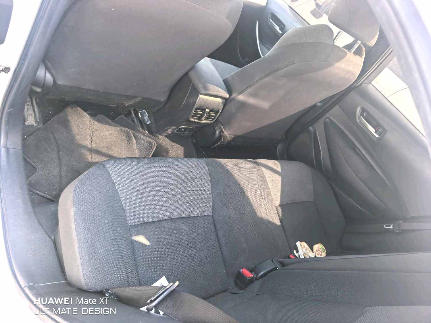 雷凌 Model Year 双擎 1.8H E CVT 进取版