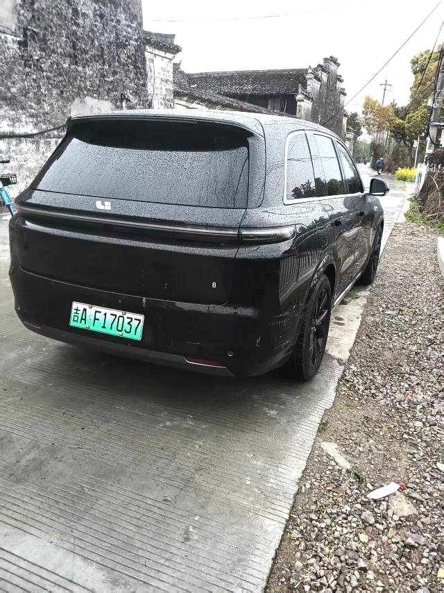 Li Auto L (Liter) 8 Pro