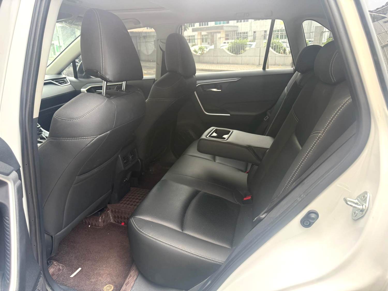 Toyota RAV 4 2.0L CVT 2WD