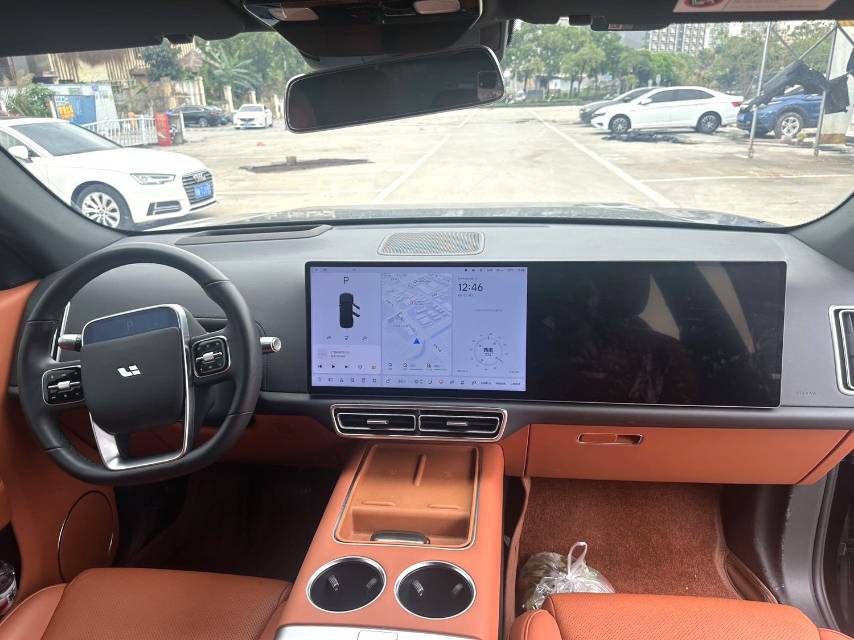 Li Auto L (Liter) 7 Pro