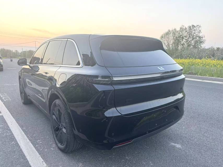 Li Auto L (литр) 6 Pro