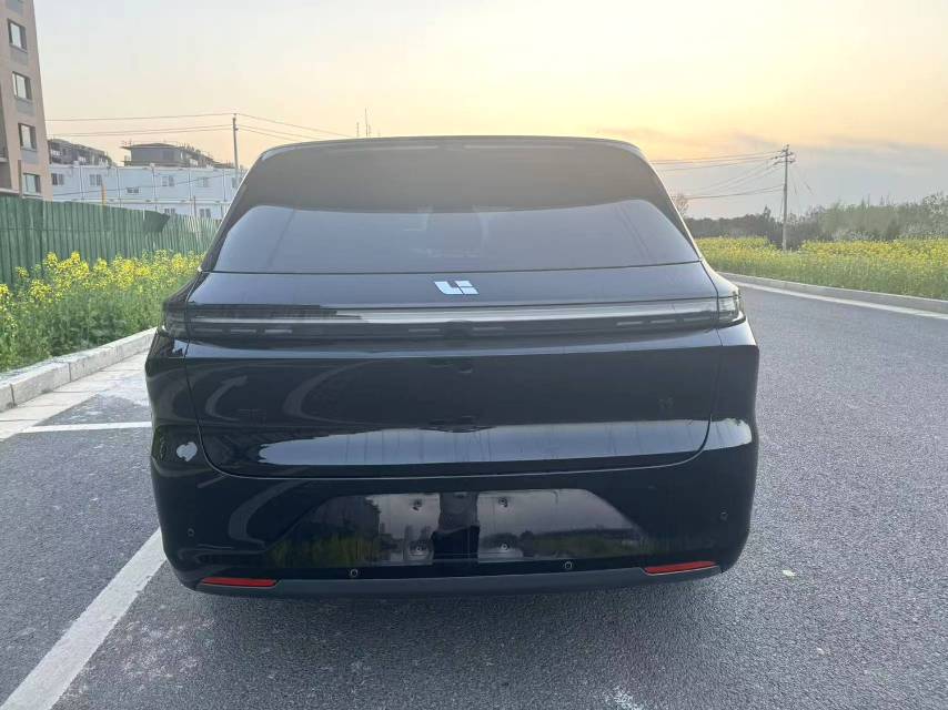Li Auto L (литр) 6 Pro
