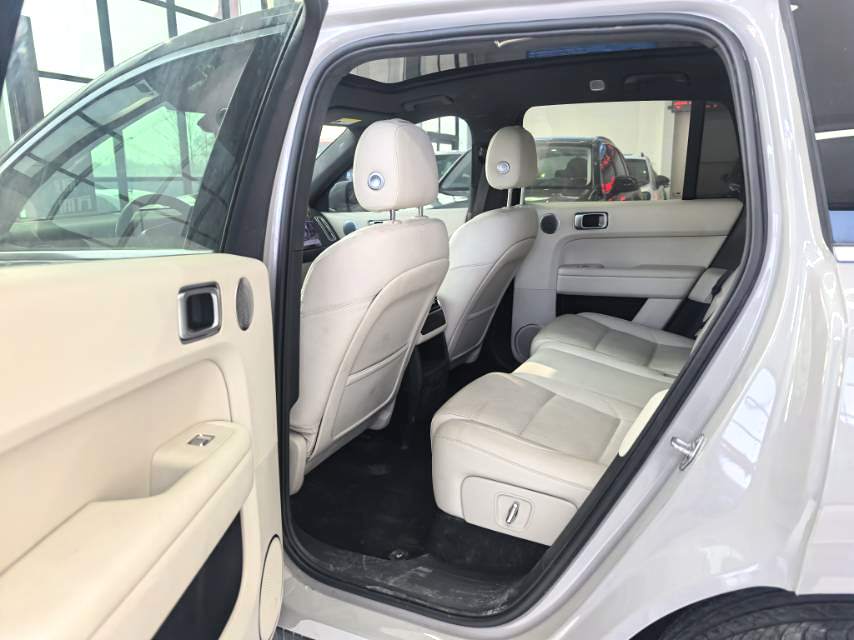 Li Auto L (Liter) 6 Pro