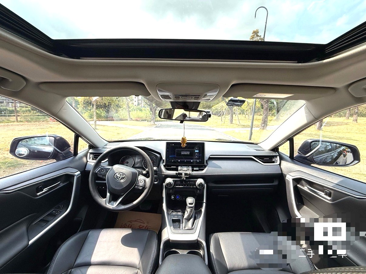 Toyota Hybrid 2.5L E CVT 4WDLuxury