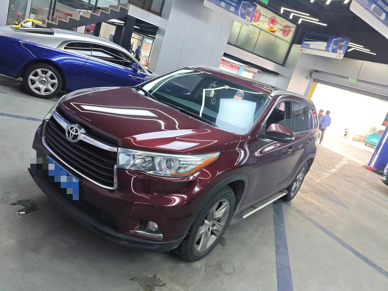 Toyota Highlander 2.0T, полный привод, 7 мест