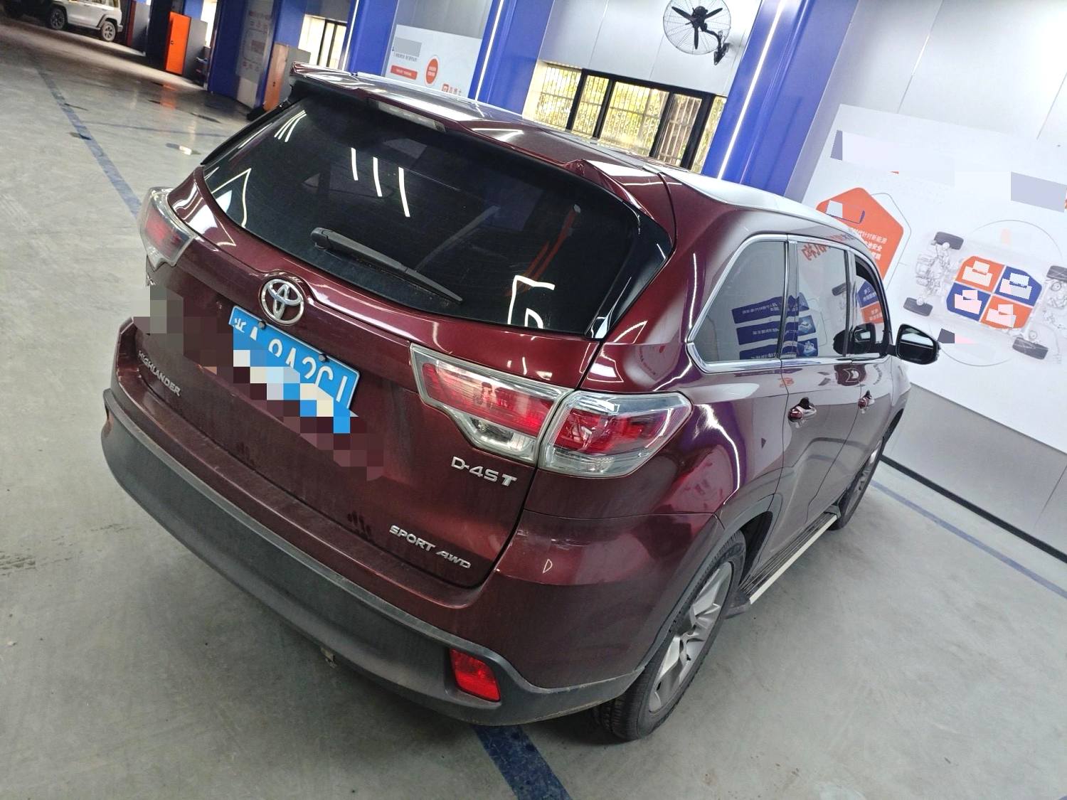 Toyota Highlander 2.0T, полный привод, 7 мест