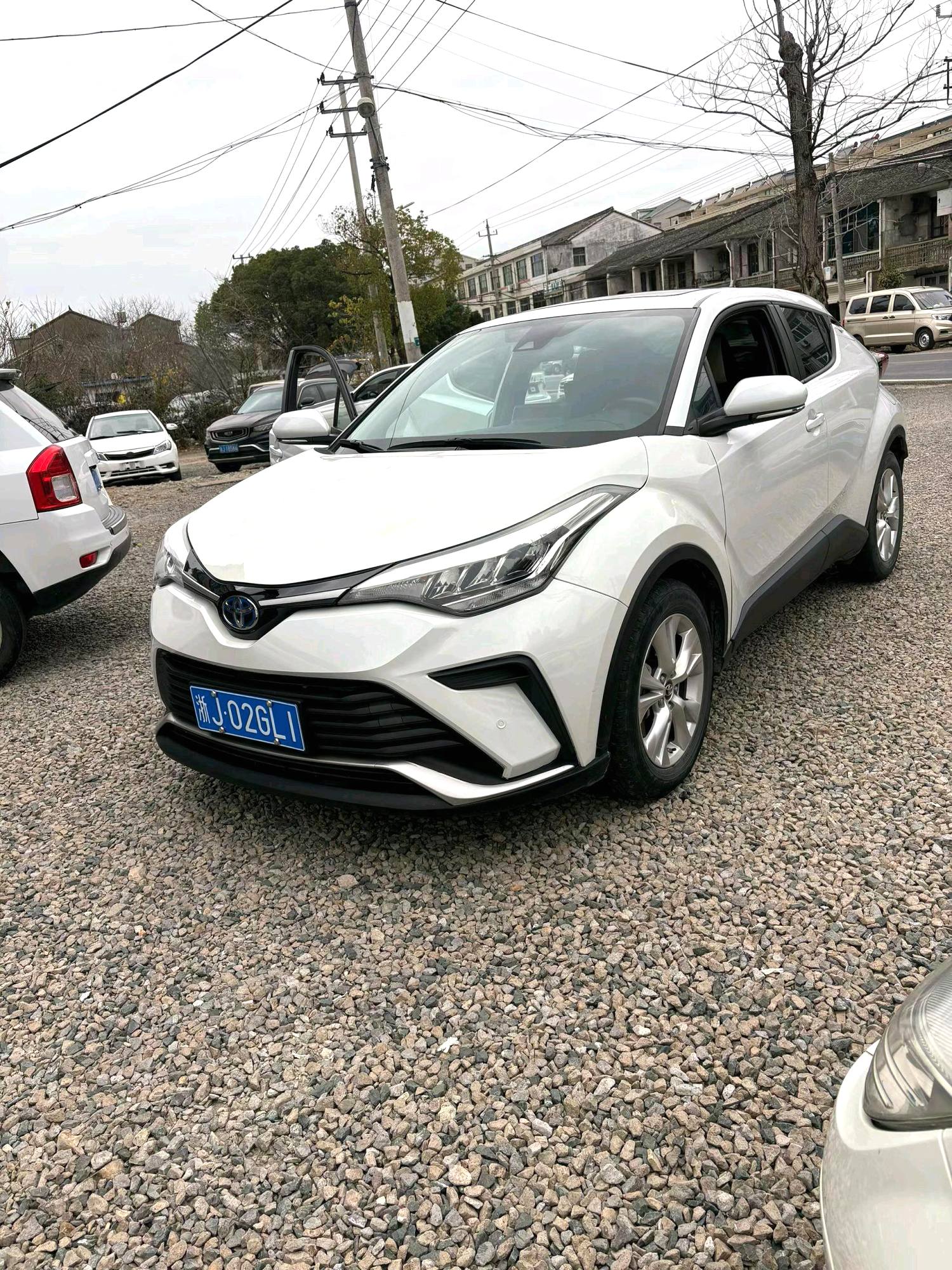 Toyota IZOA Hybrid 2.0L