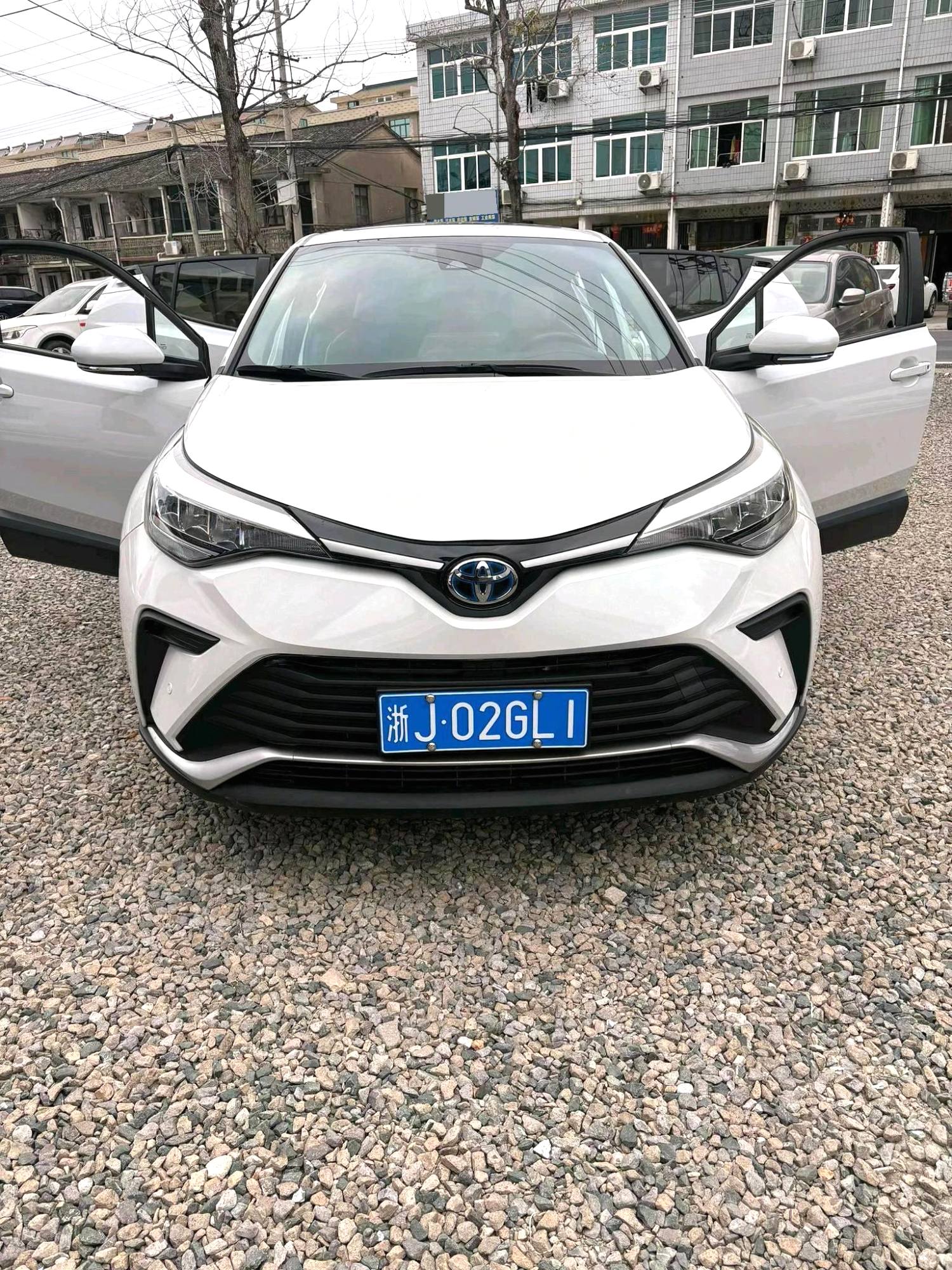 Toyota IZOA Hybrid 2.0L