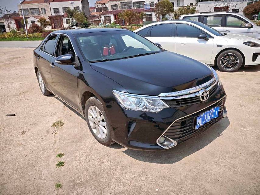 Toyota Camry 2.0G Lead