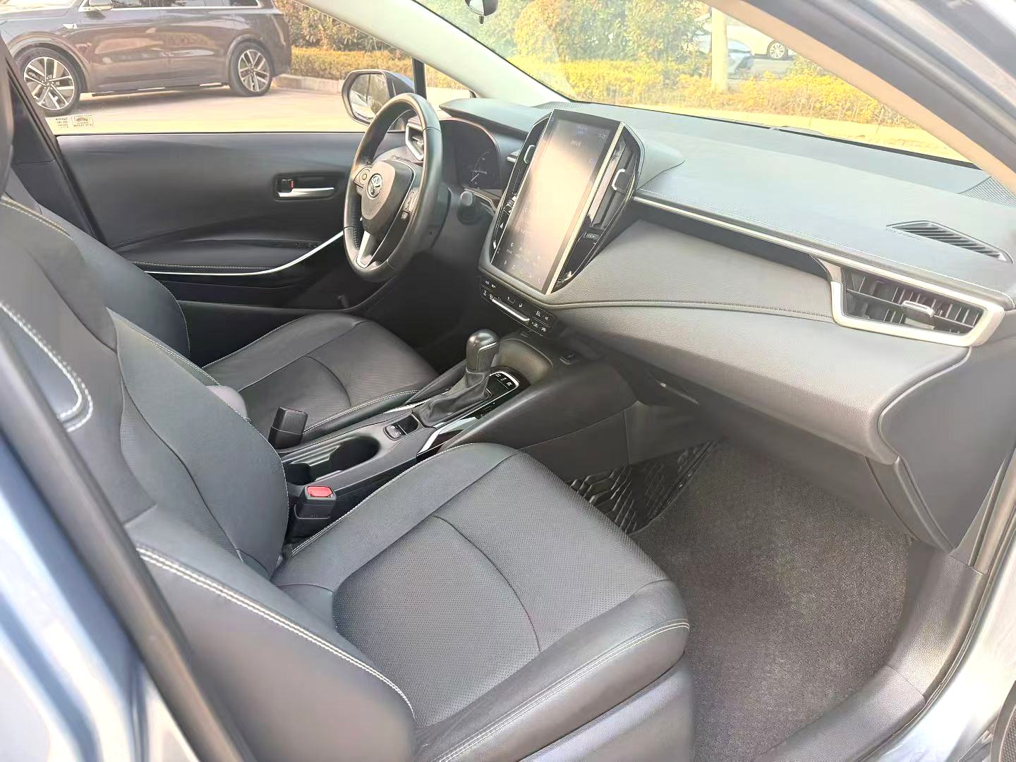 Toyota Corolla Hybrid 1.8L E CVT Флагман
