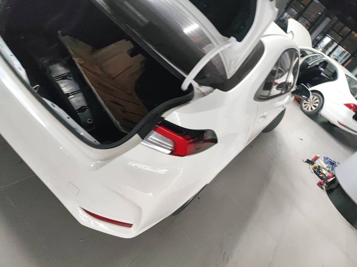Toyota Corolla Hybrid 1.8L E CVT Флагман