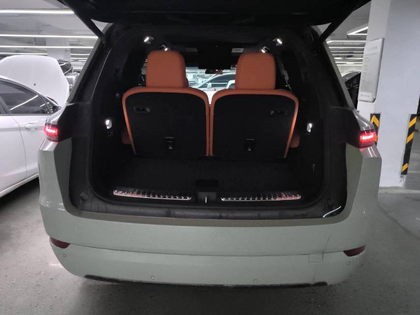Li Auto L (Liter) 9 Pro
