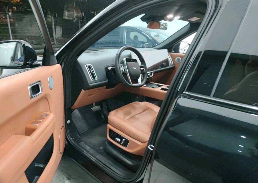 Li Auto L (Liter) 8 Ultra