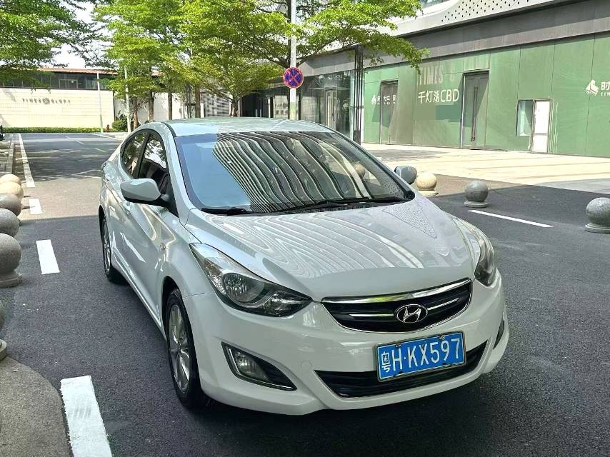 Hyundai 1,6 л, автоматическая коробка передач