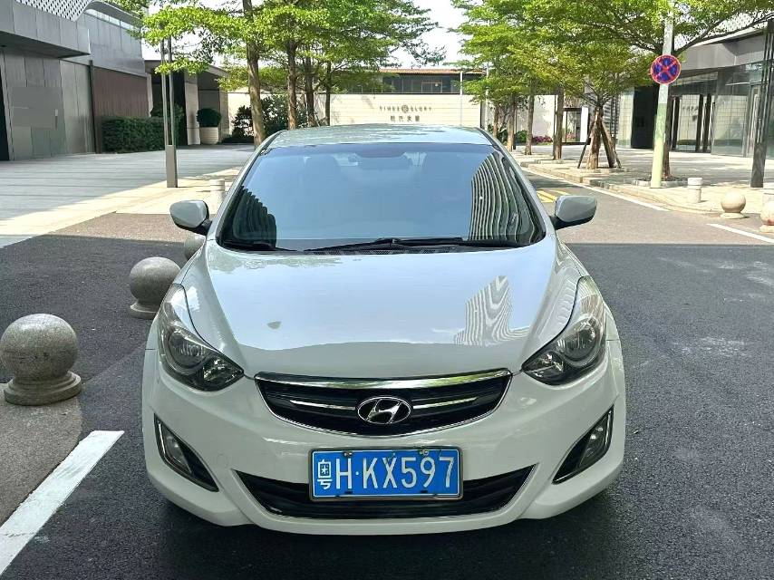 Hyundai 1,6 л, автоматическая коробка передач