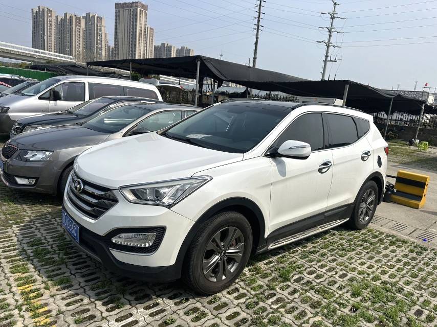Hyundai Santa Fe 2.0T Automatic2WD 5 Seats